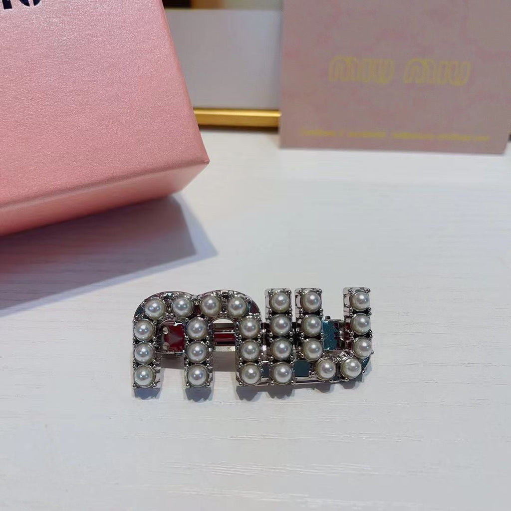 Miu Miu Pearl Hair Clip (3Pcs Total)